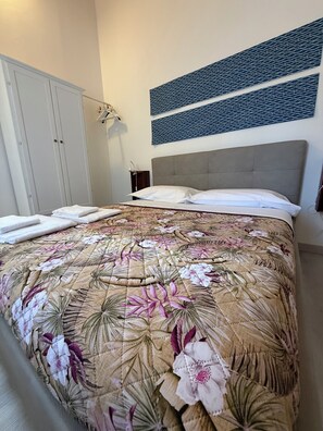 Iron/ironing board, WiFi, bed sheets - Sea Village (Livorno)