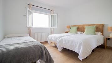 3 bedrooms, WiFi, bed sheets