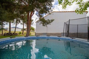 Pool - Holiday Home 'La Casa Del Alcalde' with Mountain View, Private Terrace and Wi-Fi (Ceguilla)