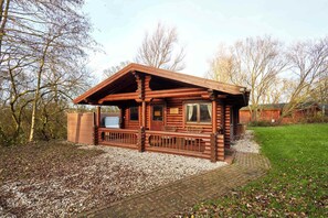 Exterior - Host and Stay | Mystic Falls (Felton)