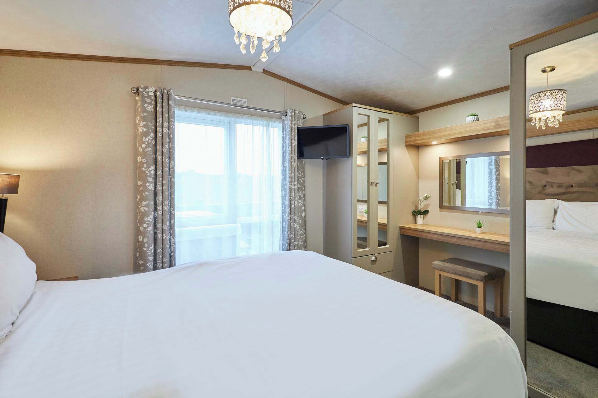 2 bedrooms, iron/ironing board, travel cot, WiFi