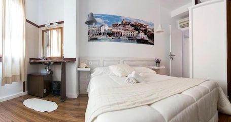 Habitación Deluxe doble | Wifi gratis. Hostal Ibiza