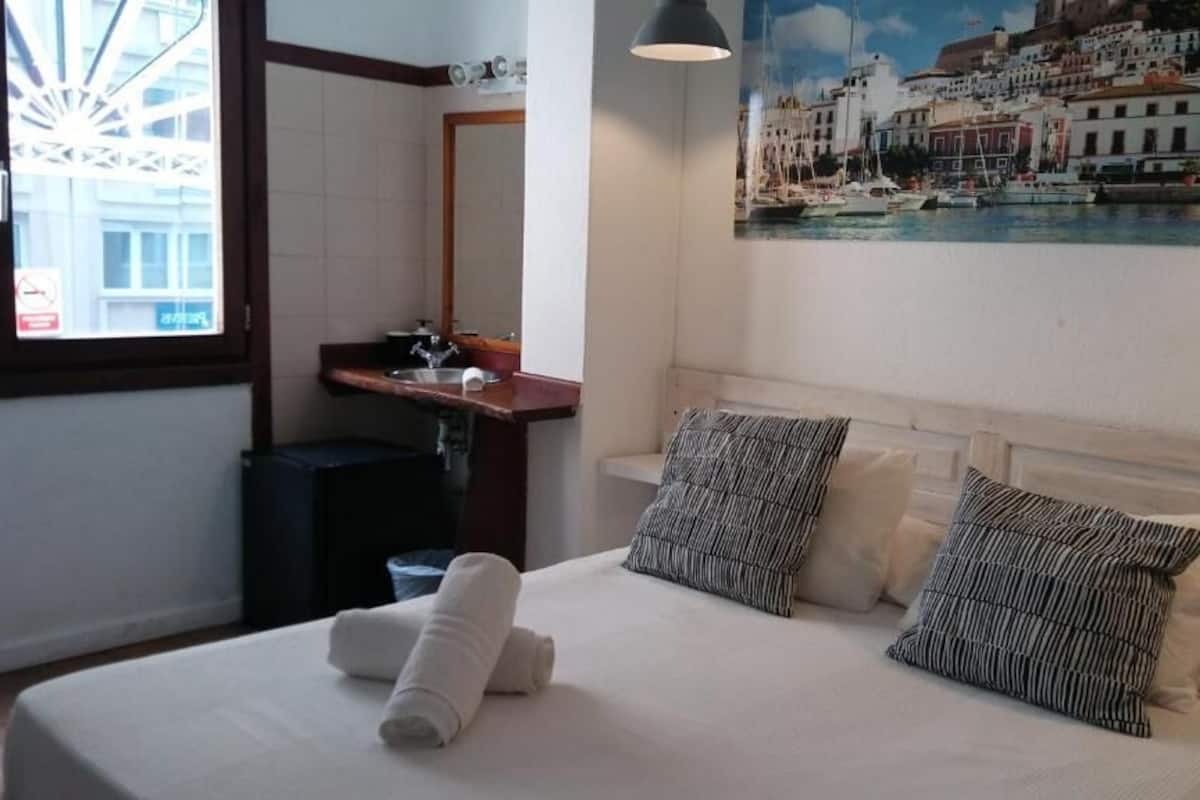 Deluxe Double Room | Free WiFi