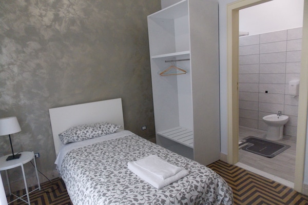 Economy Single Room | Soundproofing, free WiFi