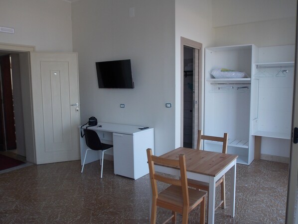 Doppia Deluxe, balcone, vista mare | Insonorizzazione, Wi-Fi gratuito