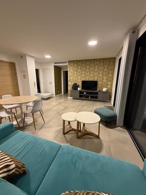 Interior - Large luxury T2 with garden, Agosta Plage. (Albitreccia)