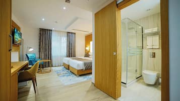 Quarto casal ou duplo standard | Roupas de cama premium, frigobar, cofres nos quartos, escrivaninha