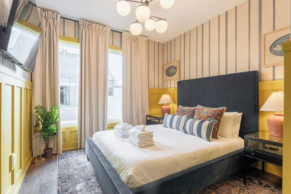 4 bedrooms, WiFi, bed sheets