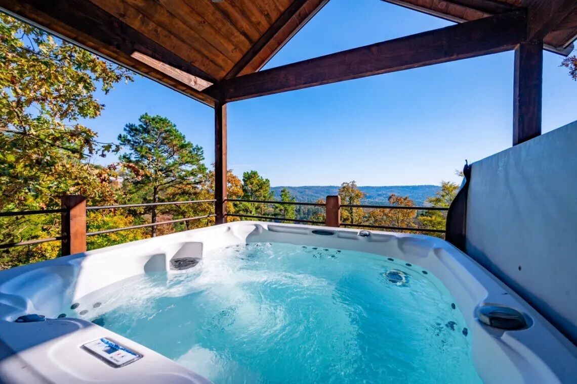 Tina de hidromasaje al aire libre