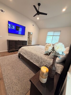 2 bedrooms, iron/ironing board, free WiFi, bed sheets - New Just Listed! Idyllic Brand New Farmhouse Retreat with Wraparound Porch (Blackhawk)