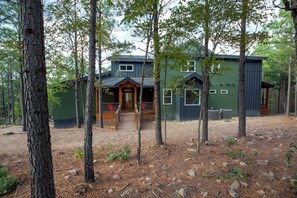 Exterior - Sleeps 21 | Best Value 6BR | Game Room | Huge Space (Broken Bow)