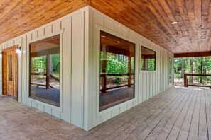 Terrace/patio - Cheyenne Way | Hot Tub, Fire Pit, Foosball (broken bow)