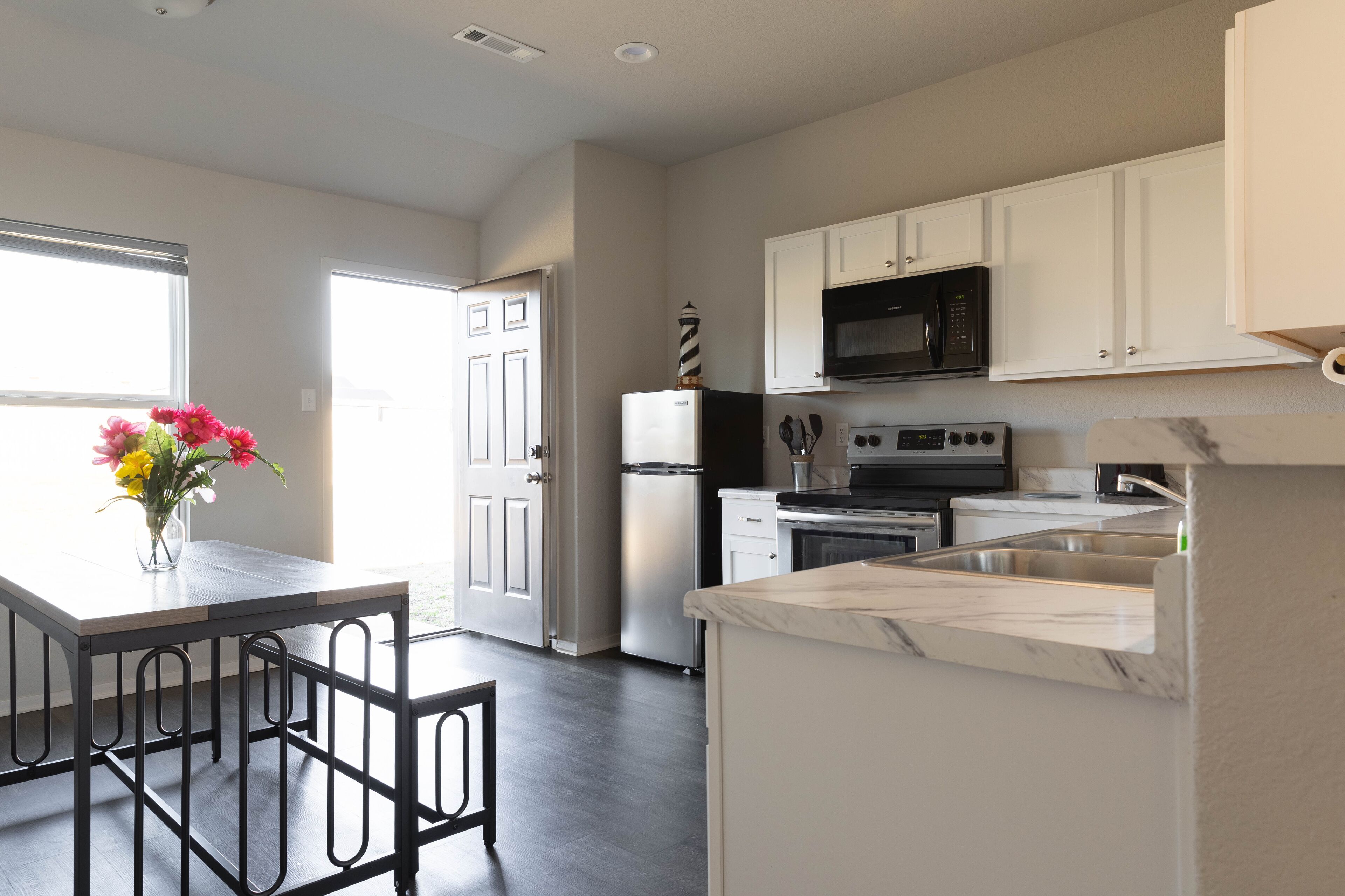 Microwave, oven, stovetop, dishwasher