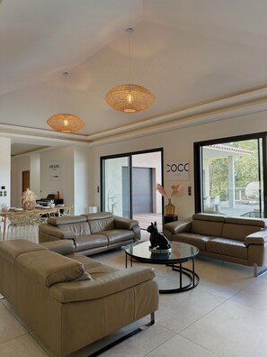 Interior - Magnificent villa 5 minutes from Porto vecchio's most beautiful beaches and port (PORTO VECCHIO)