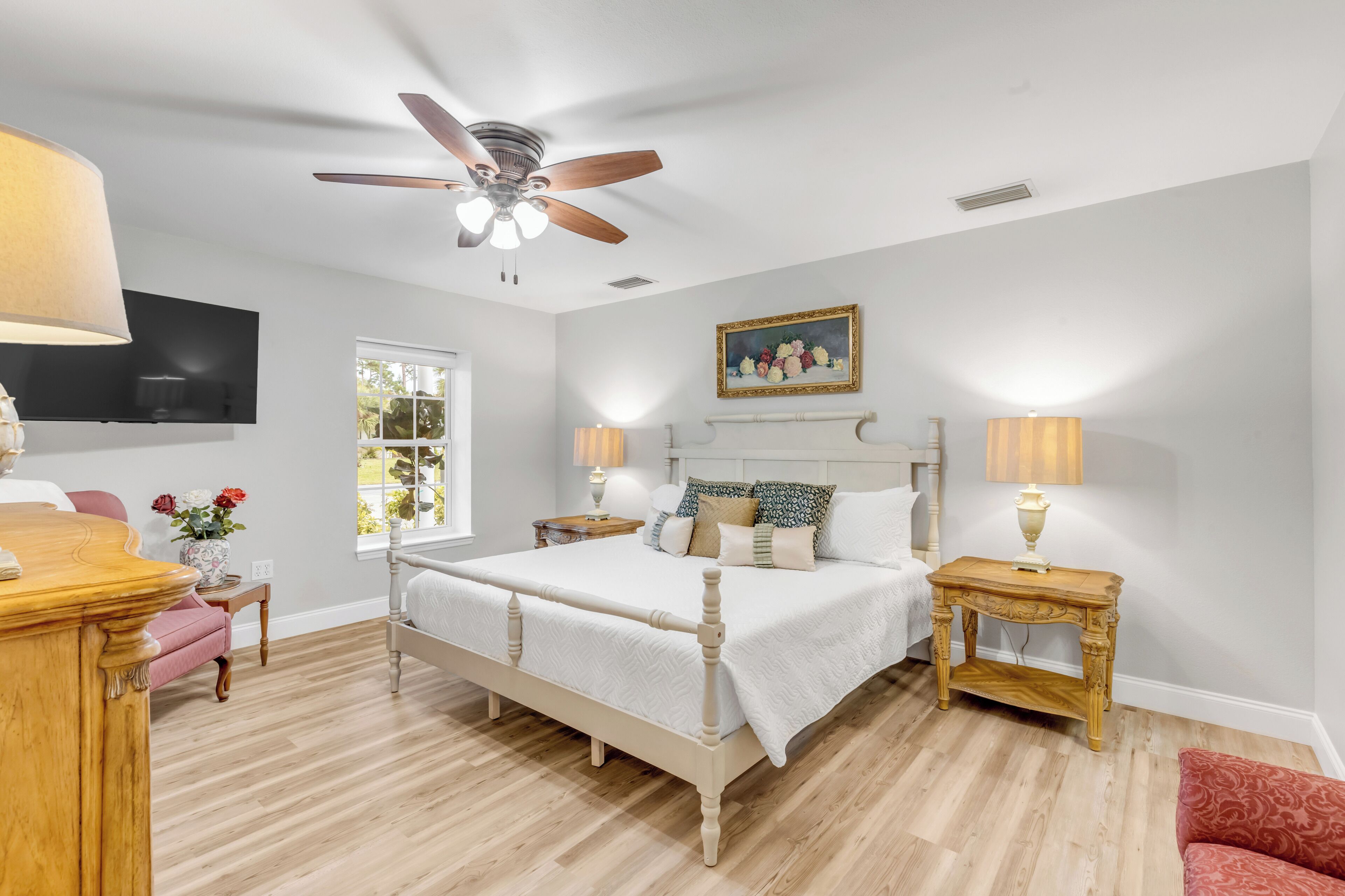 5 chambres, fer et planche à repasser, Wi-Fi, draps fournis