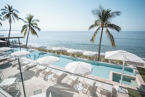 Pool - Panarea 1B Beachfront 3BR | Ocean View + Rooftop & Beach Pools + Gym + Spa (Bucerías)