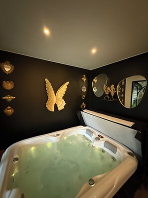 Couples treatment rooms, hot tub - Ecrin de charme (Granville)