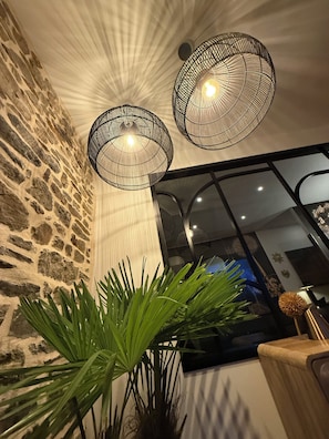 Villa, Garden View | Living area | Flat-screen TV - Ecrin de charme (Granville)