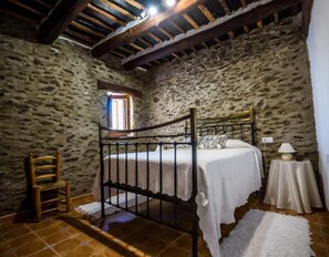 WiFi, bed sheets - Country House 'Casa El Portón' with Mountain View, Private Terrace and Wi-Fi (Bubión)