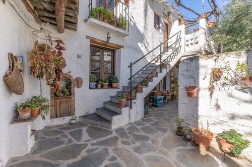 Casa El Portón, Bubión: vistas a la montaña, terraza privada y Wi-Fi