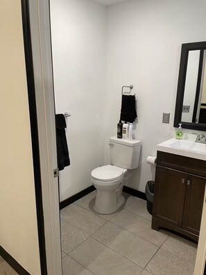 Bruser, håndklæder, Toiletpapir