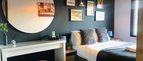 Fer et planche Ă repasser, Wi-Fi, draps fournis