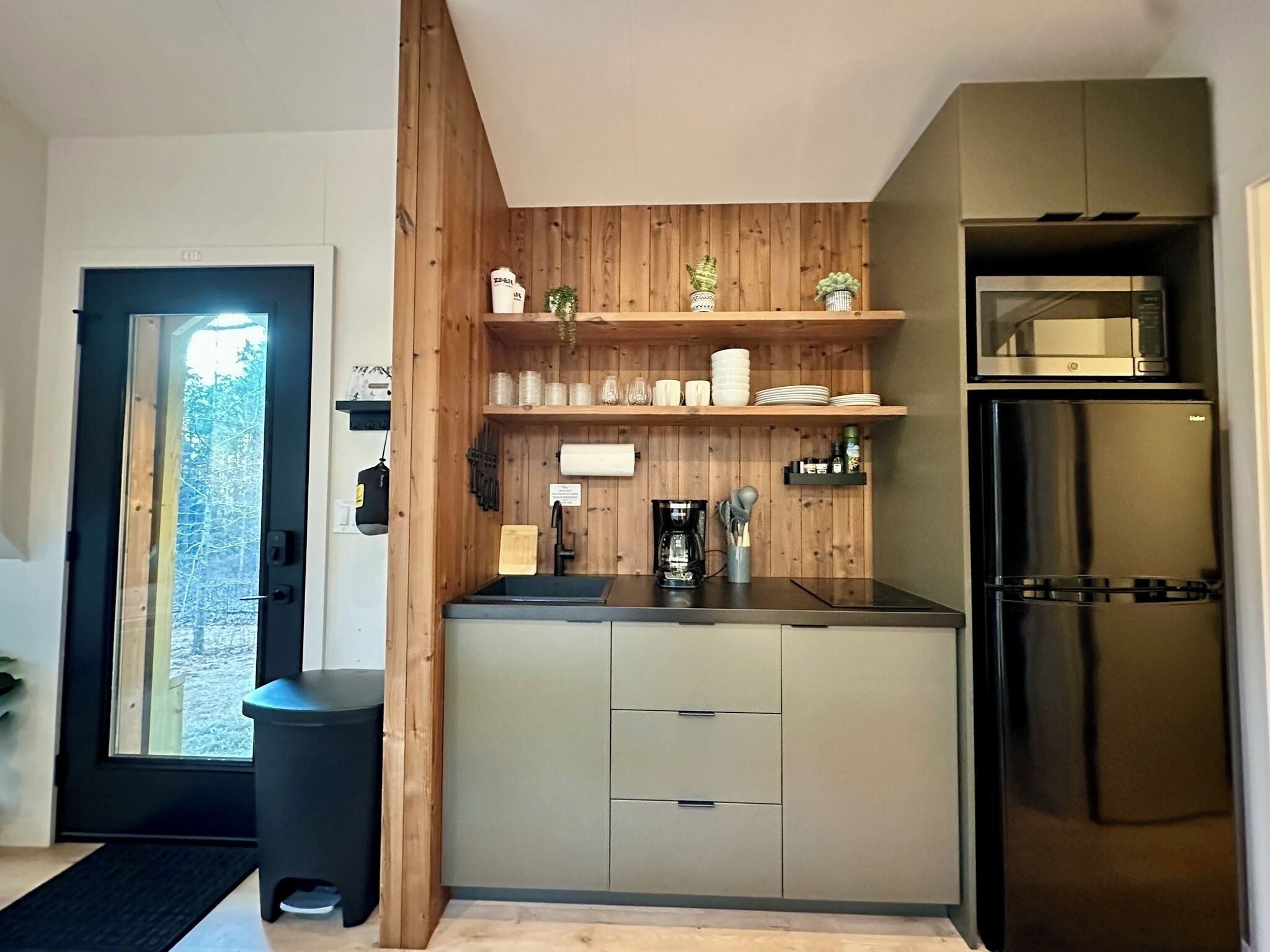 雪櫃、微波爐、爐具、咖啡機/沖茶器