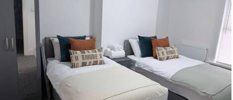 1 camera, ferro/asse da stiro, Wi-Fi, lenzuola