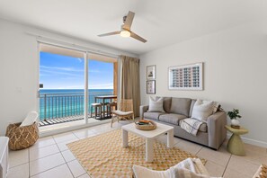 Smart TV, books - New Listing Discount! Gulf Front Splash Resort w/ Lazy River (Panama City)