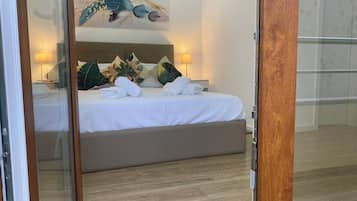 3 slaapkamers, een strijkplank/strijkijzer, gratis wifi, beddengoed