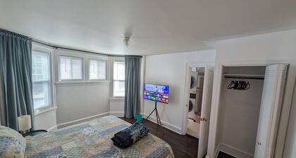 Cozy West Germantown 2-bed Mezzanine Apartment in Philadelphia