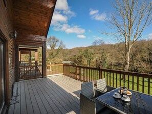 Outdoor dining - Heligan (Bodmin)