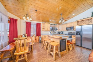 Private kitchen - Hot Tub with Meadow Views! Pet Friendly! (Duck Creek Village)