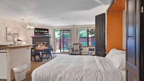 1 bedroom, free WiFi, bed sheets - Downtown Breckenridge Dual-Suite - Pool, Gondola & Main Street (Breckenridge)