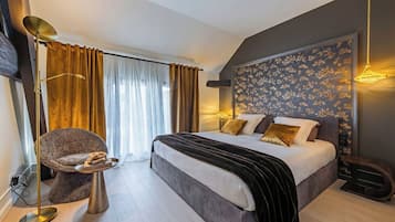 Bureau, fer et planche Ă repasser, Wi-Fi, draps fournis