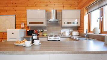 Dishwasher, cookware/dishes/utensils