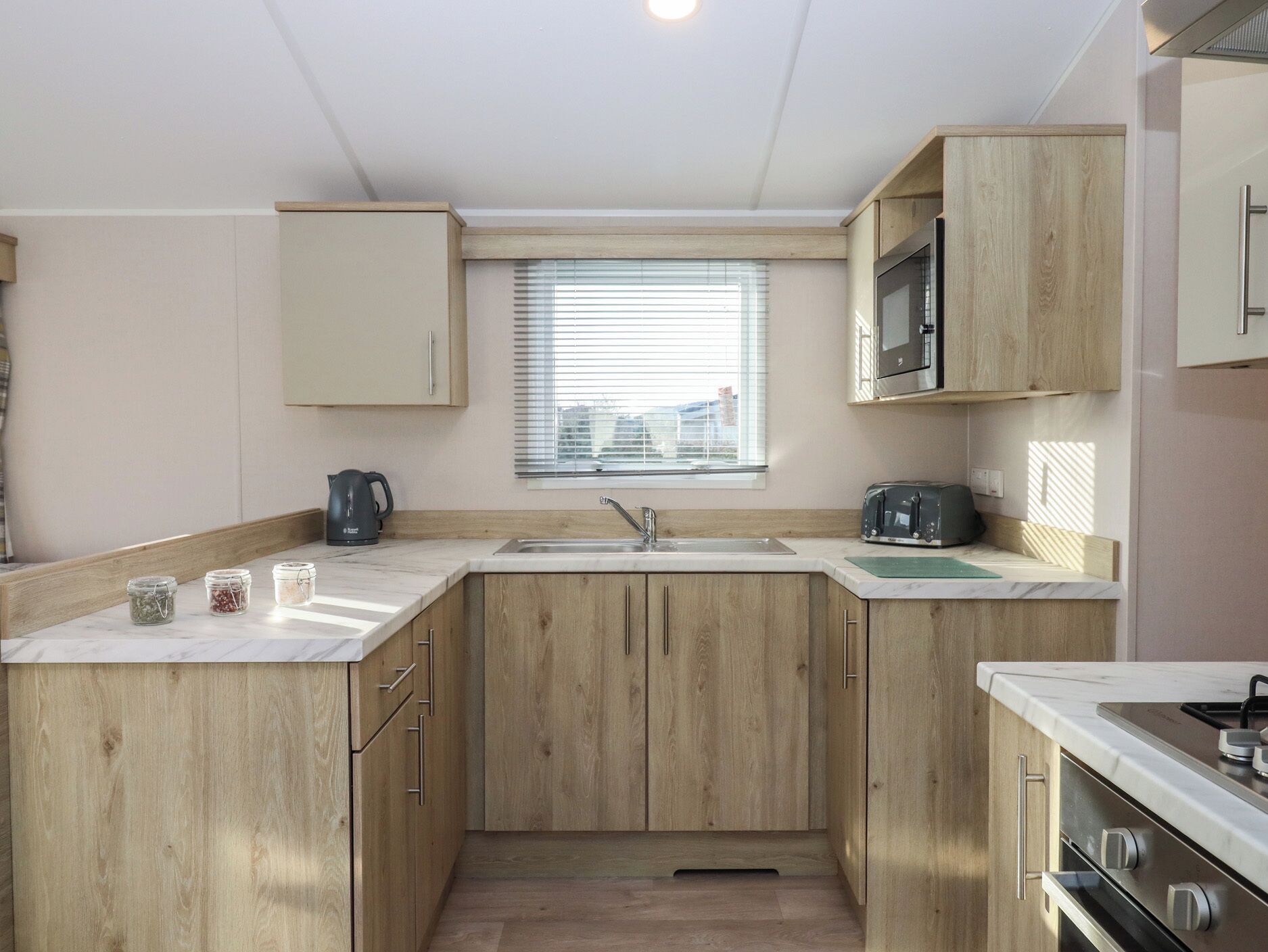 Cookware/dishes/utensils