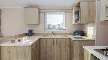 Cookware/dishes/utensils