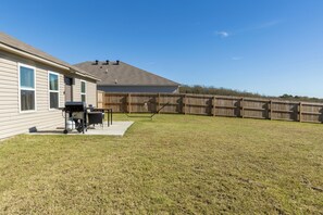 Terrace/patio - Fabulous 3-bedroom house with AC in charming Conway (Conway)