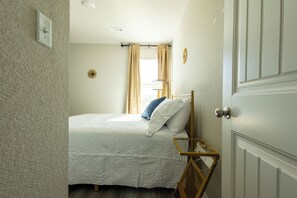 Iron/ironing board, WiFi, bed sheets - Fabulous 3-bedroom house with AC in charming Conway (Conway)