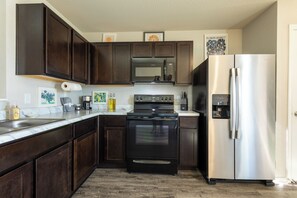 微波炉、烤箱、炉灶、洗碗机