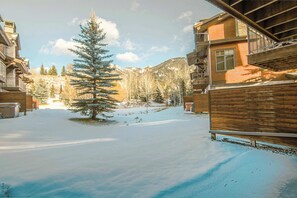 Property grounds - Big Sky Getaway | Fireplace + Shared Pool (Big Sky)