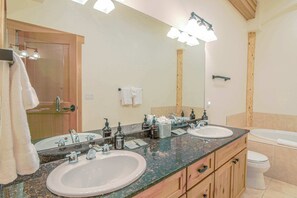 Shower, towels, soap, shampoo - Big Sky Getaway | Fireplace + Shared Pool (Big Sky)