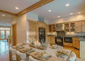 Fridge, microwave, oven, stovetop - Big Sky Getaway | Fireplace + Shared Pool (Big Sky)