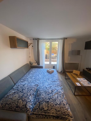 1 makuuhuone, silitysrauta/-lauta, ilmainen Wi-Fi, vuodevaatteet