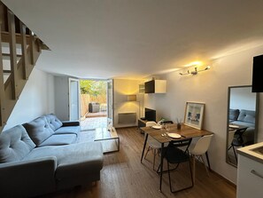 TV - Le Breizh'Aix - Charming duplex of the city center (Aix-en-Provence)