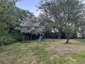 Children’s area - 3★ Family Holiday Home near Giverny with Garden & Parking (Les Andelys)