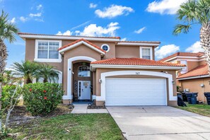 Exterior - Spacious 7BR Retreat w/ Pool & Game Room (Davenport)