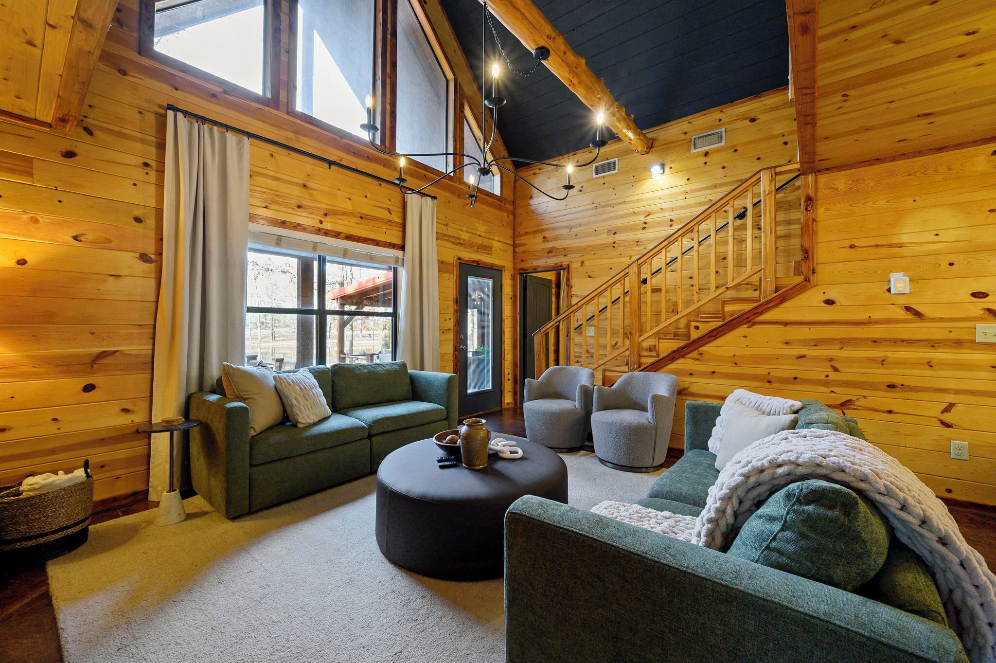 Smart TV, fireplace, books, video library