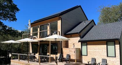 New 5-bedroom house with secluded yard, deck & access to private beach & dock